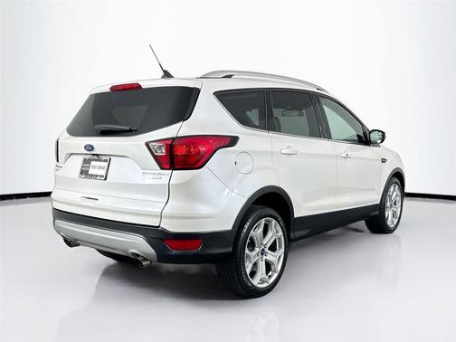 White Platinum Metallic Tri-Coat 2019 Ford Escape Titanium
