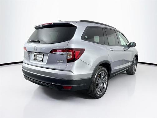 Lunar Silver Metallic 2022 Honda Pilot AWD Sport