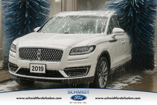2019 Lincoln Nautilus Select