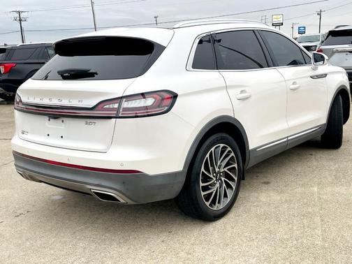 2019 Lincoln Nautilus Select