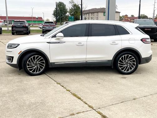 2019 Lincoln Nautilus Select