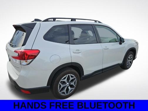 Crystal White Pearl 2024 Subaru Forester Premium