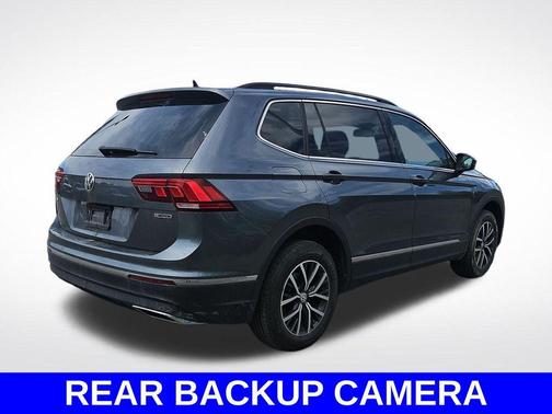 Platinum Gray Metallic 2020 Volkswagen Tiguan 2.0T SE