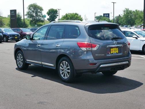 2016 Nissan Pathfinder SL