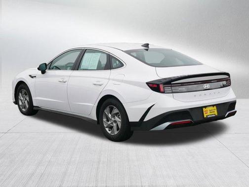 2025 Hyundai SONATA SE