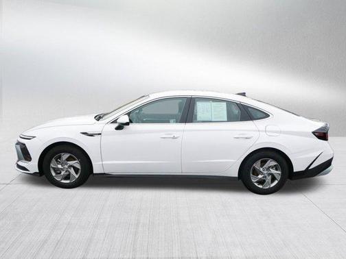 2025 Hyundai SONATA SE