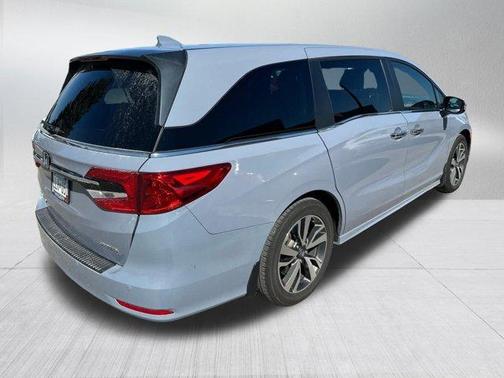 Sonic Gray Pearl 2024 Honda Odyssey Touring