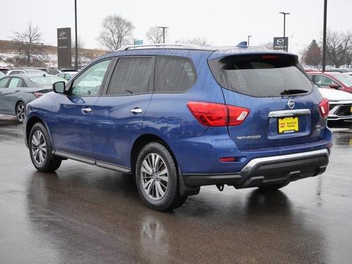 2019 Nissan Pathfinder SV