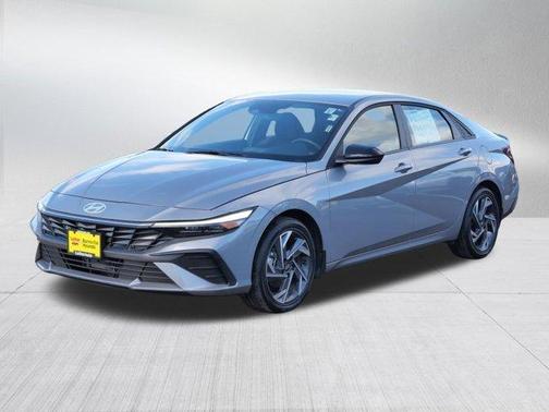 2025 Hyundai ELANTRA HEV SEL