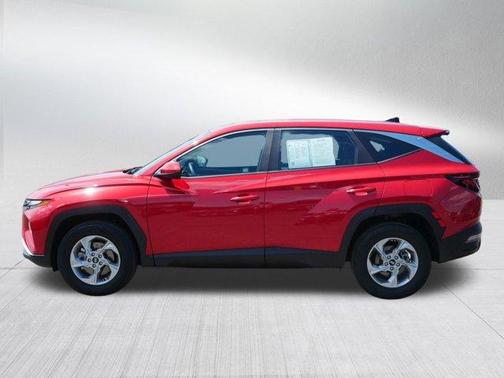 2022 Hyundai TUCSON SE