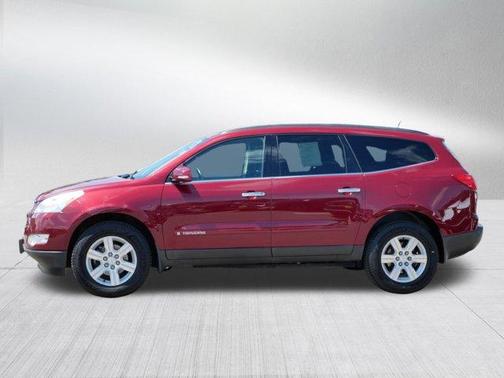 Red Jewel Tintcoat 2009 Chevrolet Traverse LT
