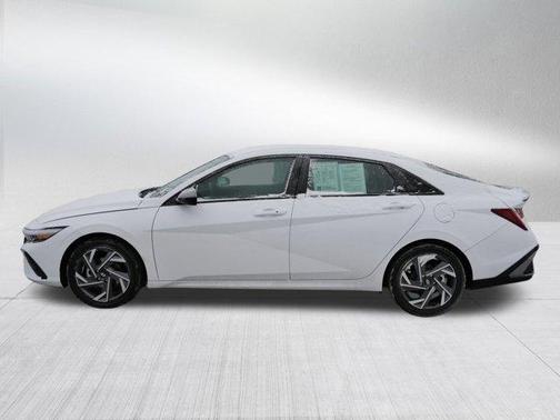 2025 Hyundai ELANTRA HEV SEL