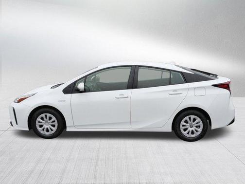 2021 Toyota Prius LE