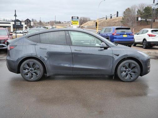 2025 Tesla Model Y Long Range
