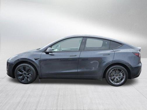 2025 Tesla Model Y Long Range