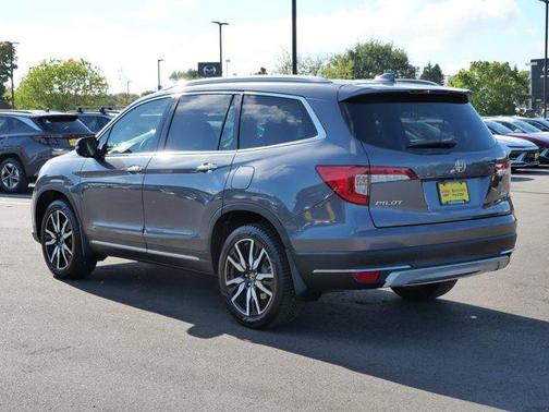2022 Honda Pilot Touring 8-Passenger