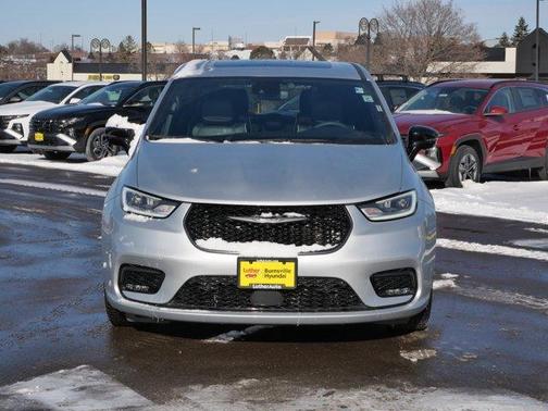 2023 Chrysler Pacifica Hybrid Limited