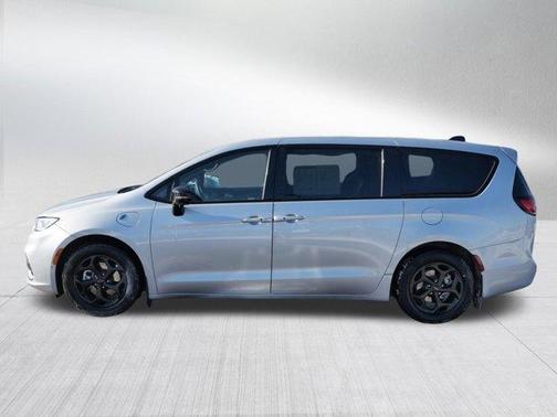 2023 Chrysler Pacifica Hybrid Limited