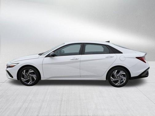 2025 Hyundai ELANTRA HEV SEL