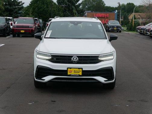 2024 Volkswagen Tiguan 2.0T SE R-Line Black