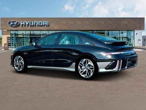 2025 Hyundai IONIQ 6 Limited