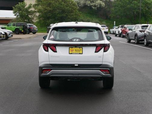 2025 Hyundai TUCSON SE