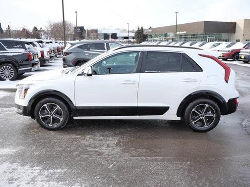 2025 Kia Niro SX