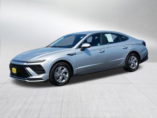 2025 Hyundai SONATA SE