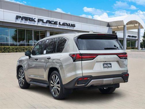 2026 Lexus LX 700h Luxury