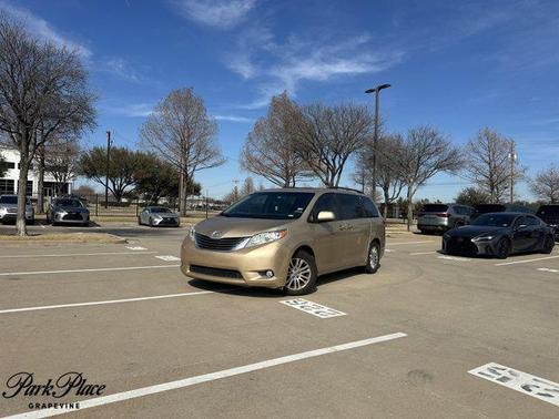 2014 Toyota Sienna XLE