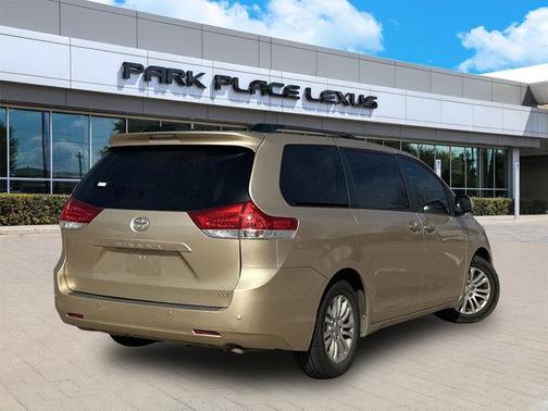 2014 Toyota Sienna XLE