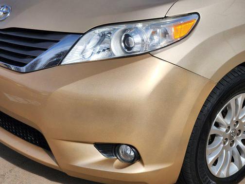 2014 Toyota Sienna XLE