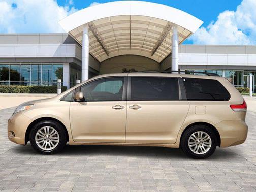 2014 Toyota Sienna XLE