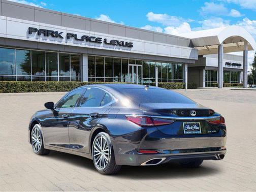 2025 Lexus ES 350 Base