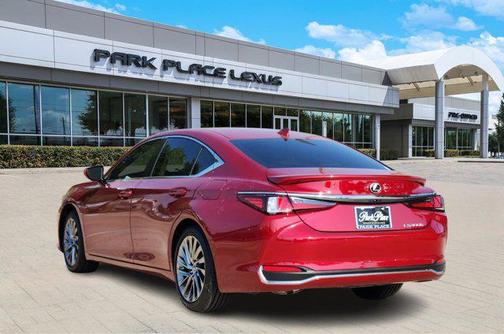 2025 Lexus ES 300h Ultra Luxury