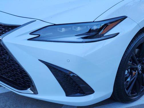 2025 Lexus ES 350 Base