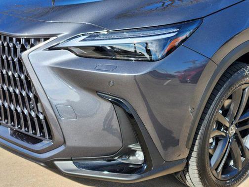 2025 Lexus NX 450h+ Luxury