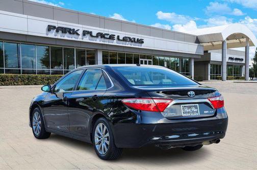 2016 Toyota Camry Hybrid XLE