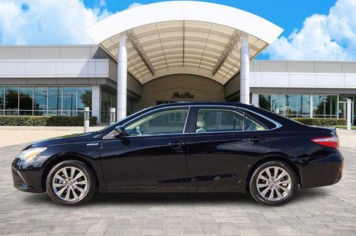 2016 Toyota Camry Hybrid XLE