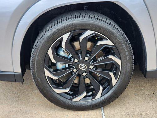 2025 Lexus UX 300h Premium
