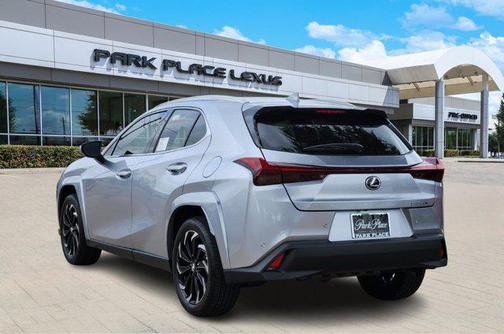 2025 Lexus UX 300h Premium
