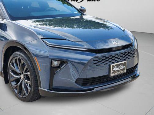 Storm Cloud 2025 Toyota Crown Signia Limited