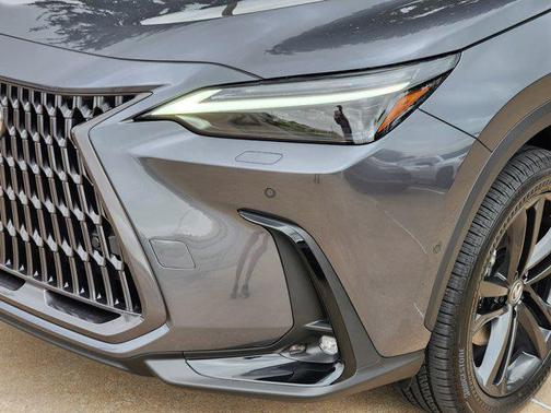 2025 Lexus NX 450h+ Luxury