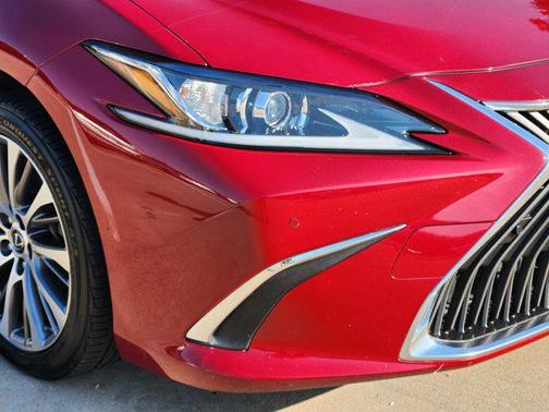 2019 Lexus ES 300h Premium