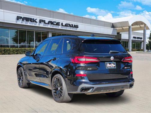 2022 BMW X5 M50i