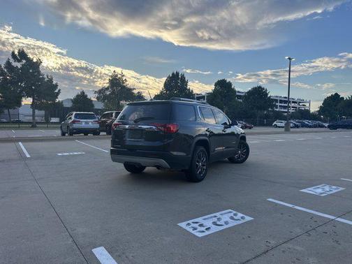 2017 GMC Acadia SLT-1