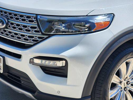 Star White Metallic Tri-Coat 2023 Ford Explorer Limited