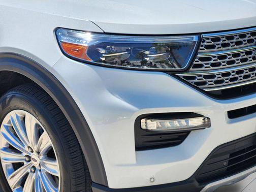 Star White Metallic Tri-Coat 2023 Ford Explorer Limited