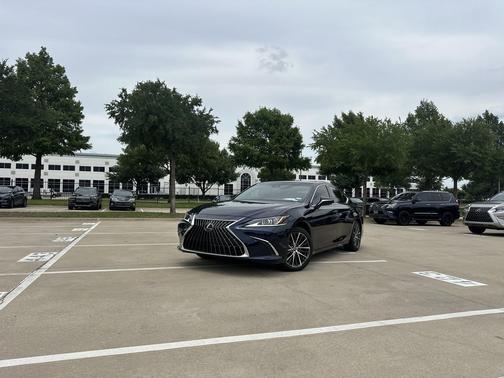 Mica 2023 Lexus ES 350 Base
