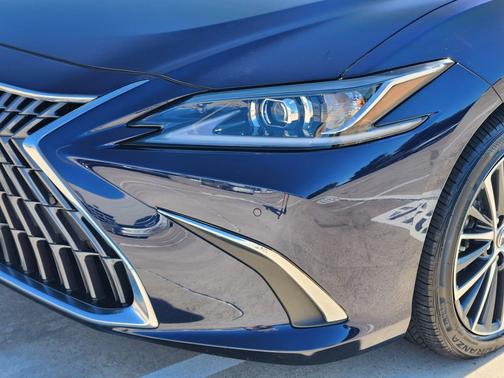 Mica 2023 Lexus ES 350 Base